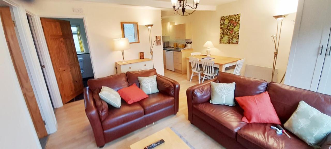 Sheena'S Dartmouth Chalets エクステリア 写真