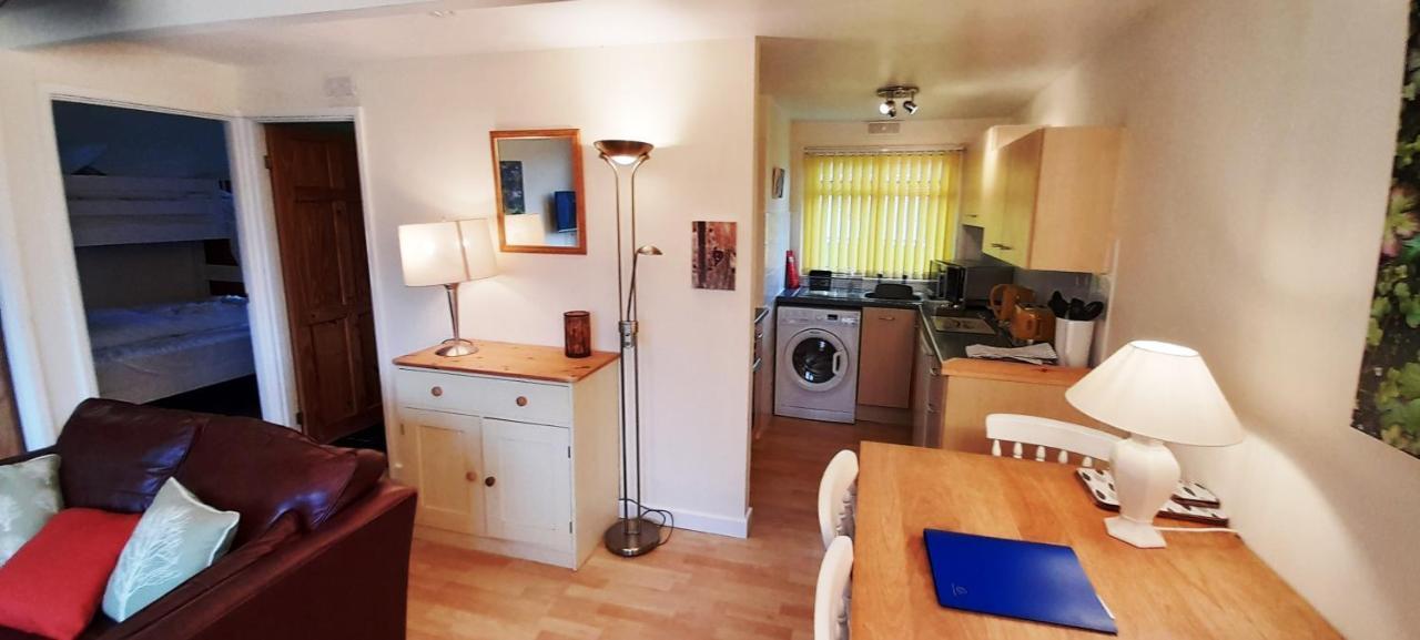 Sheena'S Dartmouth Chalets エクステリア 写真