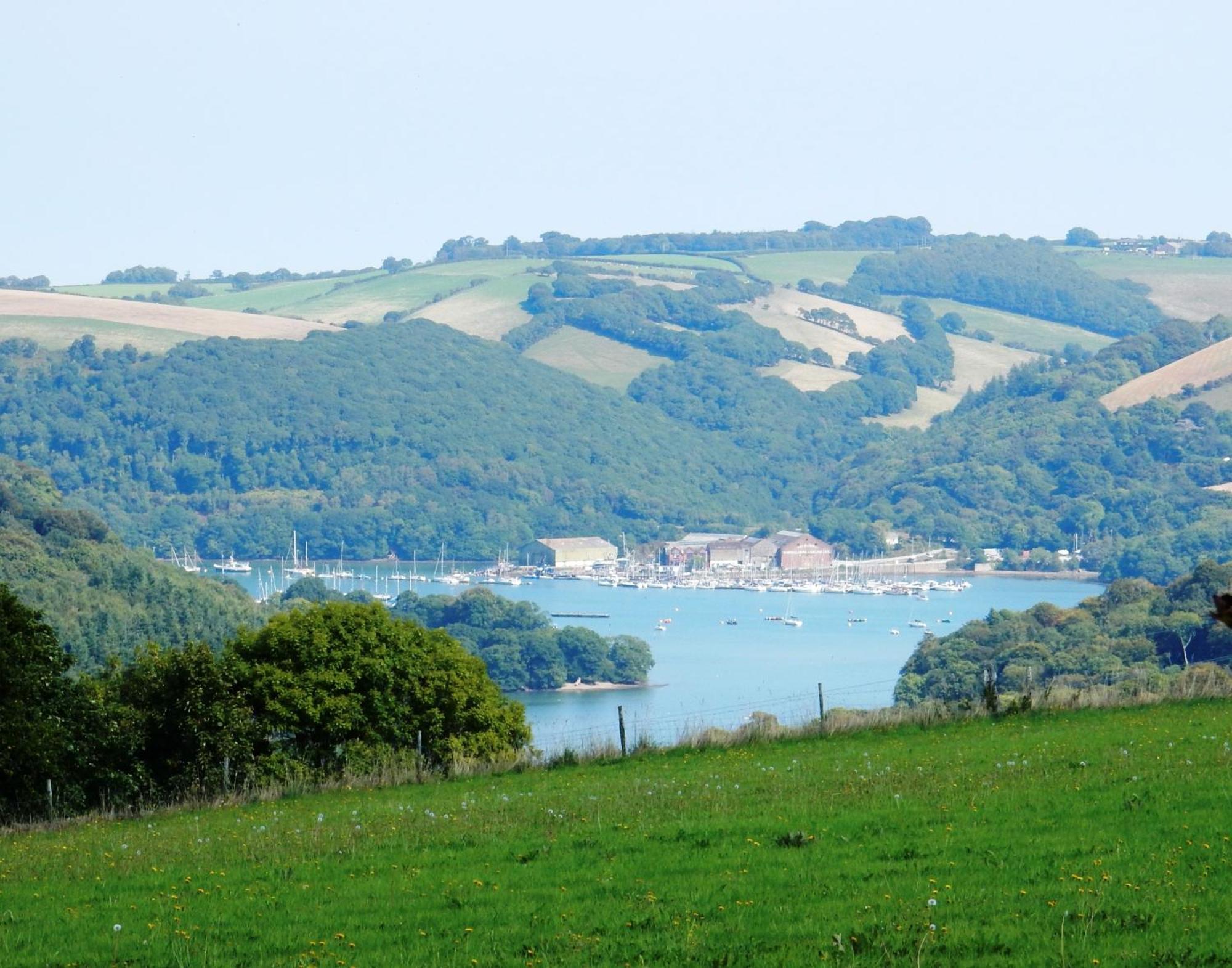Sheena'S Dartmouth Chalets エクステリア 写真